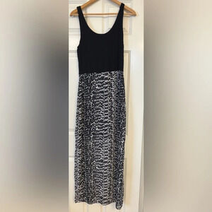 Vince Camuto sleeveless maxi dress black and white animal print Size Medium